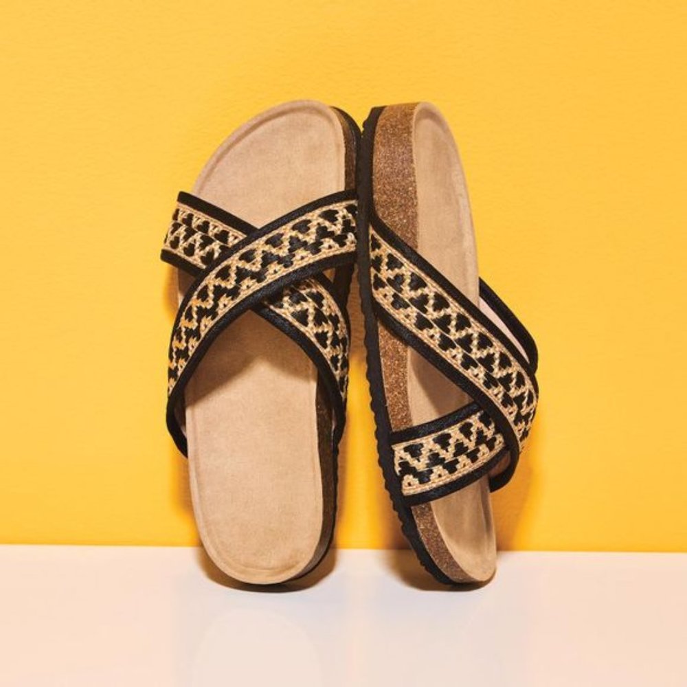 Comfort Crisscross Sandal 10M Avon